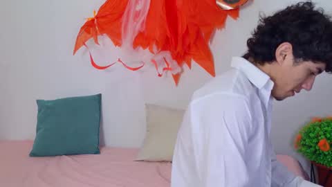 Snapshot of laura_and_kevin chatting on 10-17-25, 04:20 laura_and_kevin online show from 10-17-25, 04:20