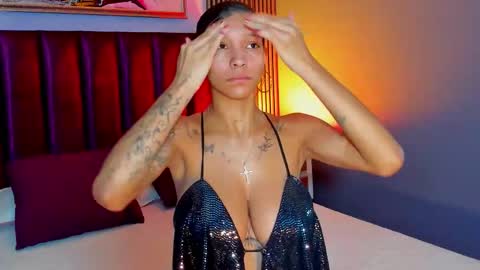 Laura online show from 03-10-26, 12:43