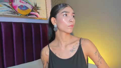 Snapshot of laura_aristizabal_19 chatting on 06-13-26, 11:41 Laura online show from 06-13-26, 11:41