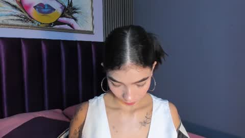 Snapshot of laura_aristizabal_19 chatting on 06-19-26, 11:58 Laura online show from 06-19-26, 11:58
