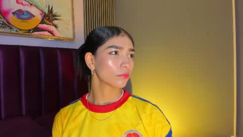 Snapshot of laura_aristizabal_19 chatting on 06-23-26, 12:03 Laura online show from 06-23-26, 12:03