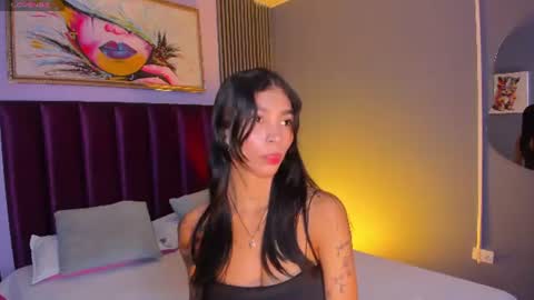 Snapshot of laura_aristizabal_19 chatting on 06-30-26, 12:06 Laura online show from 06-30-26, 12:06