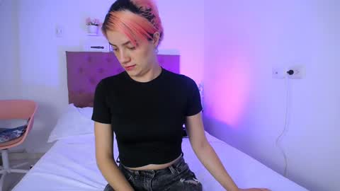 LAURA online show from 01-08-25, 01:09