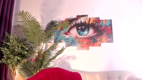 Snapshot of laura_coy chatting on 07-12-26, 09:17 Laura online show from 07-12-26, 09:17