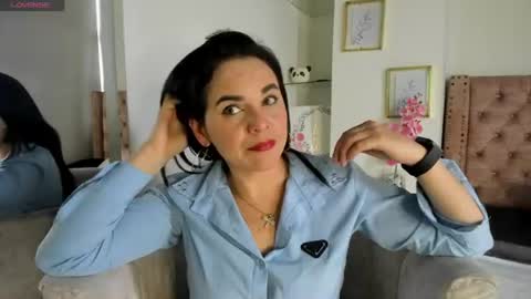 Snapshot of laura_hotties chatting on 06-17-26, 05:25 laura hotties online show from 06-17-26, 05:25