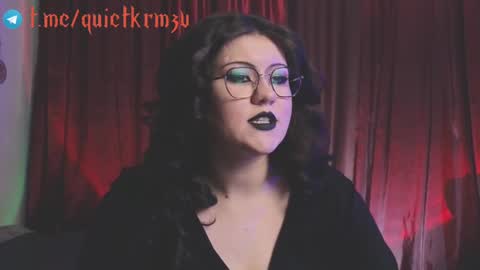 Snapshot of laura_karamazov chatting on 01-23-25, 12:41 Miss Laura online show from 01-23-25, 12:41