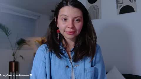 Laura Lee. online show from 01-16-26, 02:15