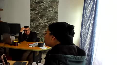 Snapshot of laura_marlyn chatting on 12-23-24, 05:00 LARA online show from 12-23-24, 05:00