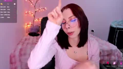 Snapshot of laura_olssen chatting on 06-17-26, 01:01 Kate online show from 06-17-26, 01:01
