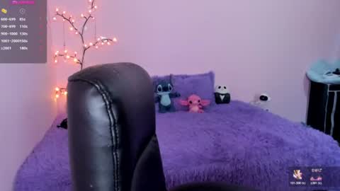 Snapshot of laura_olssen chatting on 06-30-26, 01:23 Kate online show from 06-30-26, 01:23