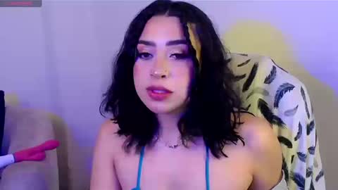 Snapshot of laura_pink01 chatting on 09-15-25, 04:40 laura_pink01 online show from 09-15-25, 04:40