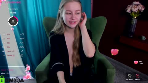 Snapshot of laura_pudd chatting on 01-27-25, 11:11 Laura online show from 01-27-25, 11:11