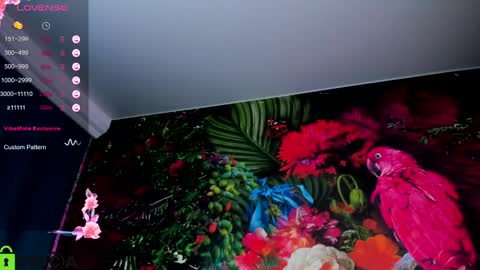 Snapshot of laura_pudd chatting on 02-26-25, 03:52 Laura online show from 02-26-25, 03:52