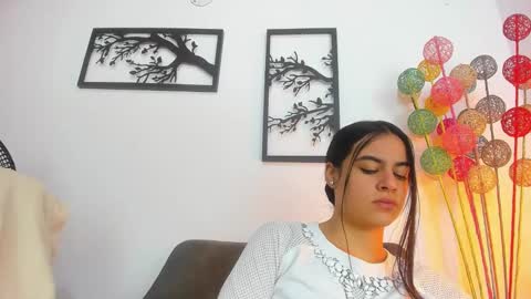 LAURA SOE online show from 02-02-25, 01:30