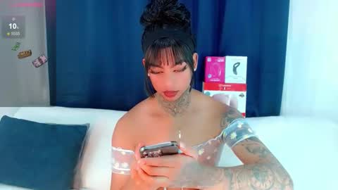 Snapshot of laura_sweet7 chatting on 02-08-26, 07:12 Laura online show from 02-08-26, 07:12