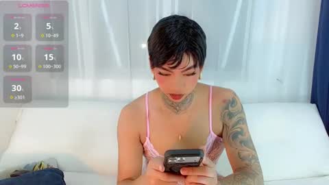 Snapshot of laura_sweet7 chatting on 06-23-26, 05:49 Laura online show from 06-23-26, 05:49