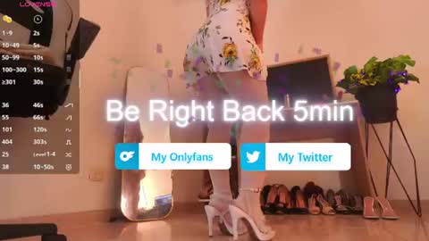 Snapshot of laura_zans_ chatting on 07-11-26, 09:49 Laura Zans I am sensual goddes and i was born for loveworshipping and enjoyment. online show from 07-11-26, 09:49
