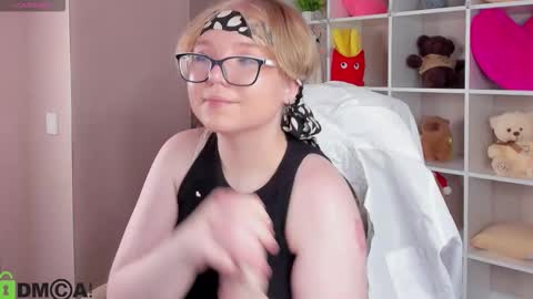 Laura online show from 02-03-26, 09:58