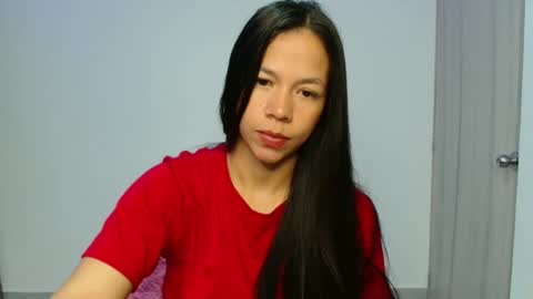 Snapshot of lauracb_ chatting on 04-28-26, 02:33 lauracb online show from 04-28-26, 02:33