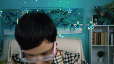 lauradavidsons online show from 11-05-25, 05:57