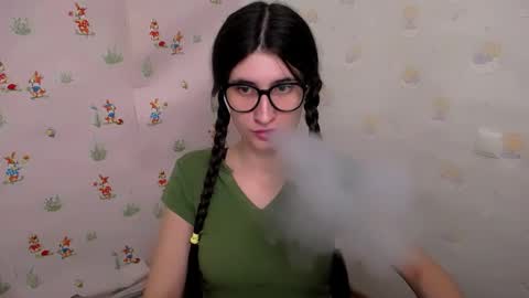 Laura online show from 12-04-25, 01:42