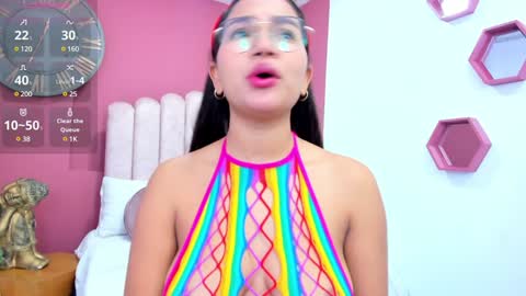 Laura Glowing online show from 12-11-24, 03:13