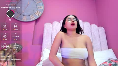 Laura Glowing online show from 12-20-24, 07:01