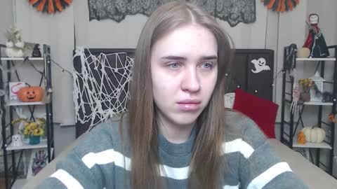 Snapshot of laurahlot chatting on 10-24-25, 05:31 LauraHlot online show from 10-24-25, 05:31