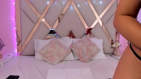 laura  online show from 01-14-26, 09:09