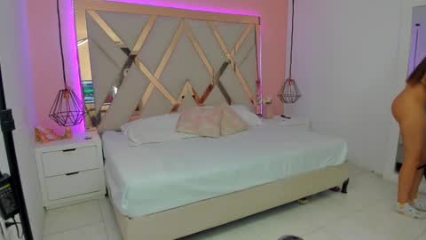 laura  online show from 02-10-26, 08:46