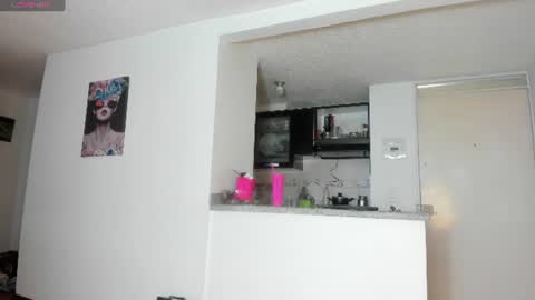 Snapshot of lauramcdowell_ chatting on 06-14-26, 09:50 Laura online show from 06-14-26, 09:50