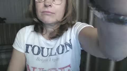 Lauraoven1 online show from 12-27-24, 11:28