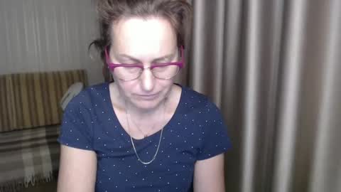 Lauraoven1 online show from 01-15-25, 07:12