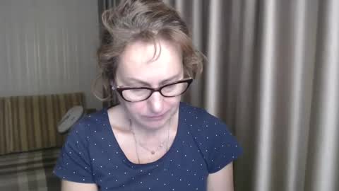 Lauraoven1 online show from 01-16-25, 05:44