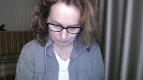 Lauraoven1 online show from 02-05-25, 04:58