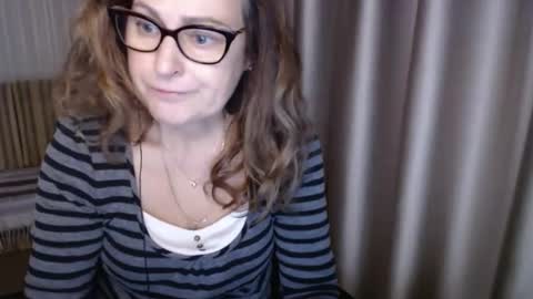Lauraoven1 online show from 12-01-25, 08:41
