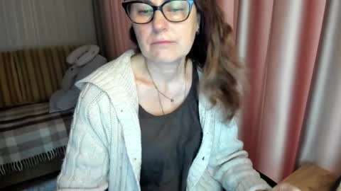 Lauraoven1 online show from 02-12-26, 07:58