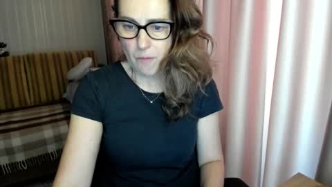 Lauraoven1 online show from 02-25-26, 10:03