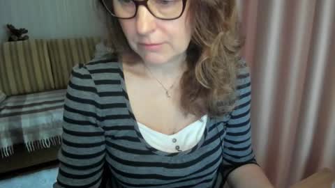 Lauraoven1 online show from 03-19-26, 07:23