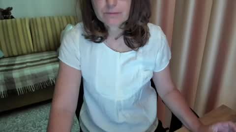 Snapshot of lauraoven1 chatting on 06-23-26, 07:17 Lauraoven1 online show from 06-23-26, 07:17