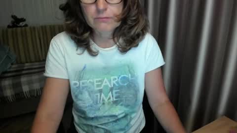Snapshot of lauraoven1 chatting on 07-15-26, 06:57 Lauraoven1 online show from 07-15-26, 06:57