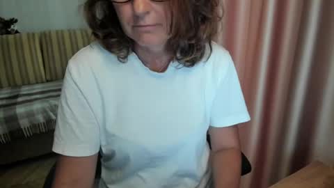 Snapshot of lauraoven1 chatting on 07-28-26, 03:21 Lauraoven1 online show from 07-28-26, 03:21