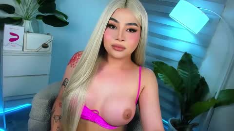 Your sweet Laura online show from 01-27-25, 05:36