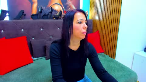 Laura online show from 05-13-26, 03:26