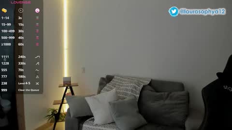 Snapshot of laurasophya chatting on 11-18-25, 07:29 Laura online show from 11-18-25, 07:29