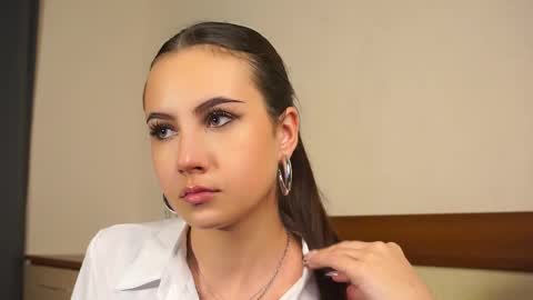 Snapshot of laureencadriel chatting on 11-20-25, 11:10 Monica online show from 11-20-25, 11:10