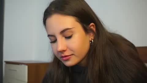 Snapshot of laureencadriel chatting on 11-30-25, 09:13 Monica online show from 11-30-25, 09:13