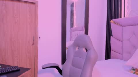 Laurem online show from 09-26-25, 07:29