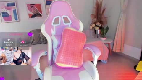 Snapshot of lauren__dallass chatting on 05-27-26, 01:57 MissLauren online show from 05-27-26, 01:57