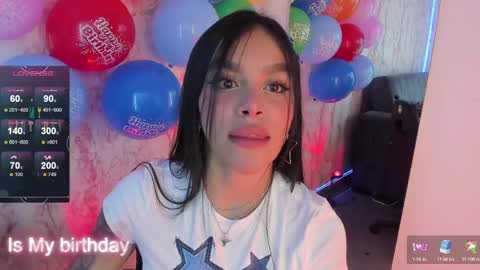 Snapshot of lauren_camila1 chatting on 02-13-25, 03:50 Lau online show from 02-13-25, 03:50